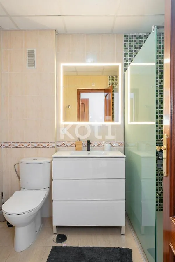 Koti Rentals - Atico Fenix Fuengirola 0*,  Spanje